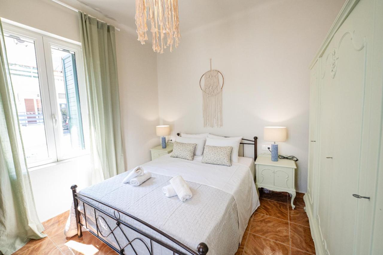 Sunny Yard Apartments Poros Town ภายนอก รูปภาพ