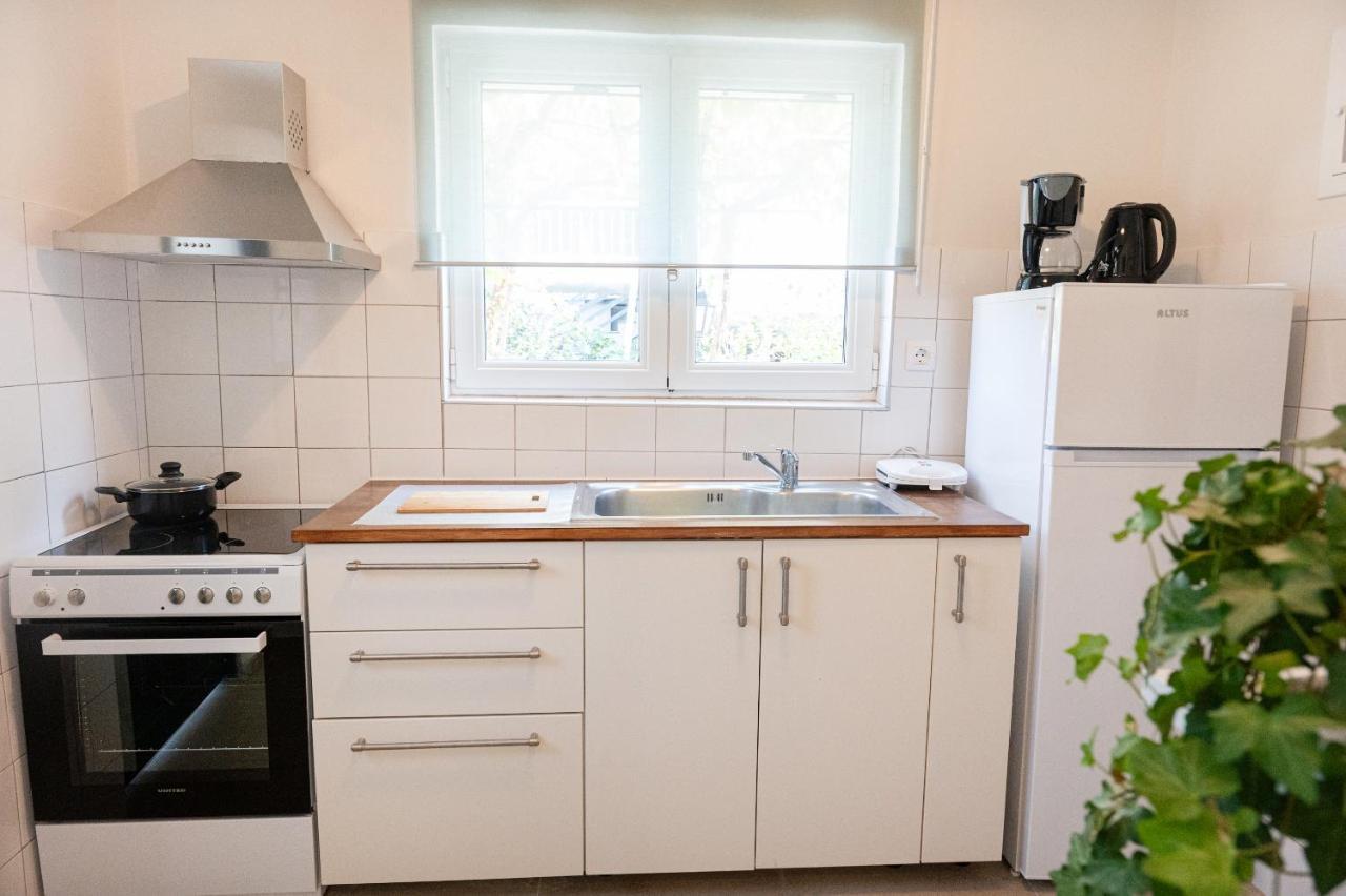 Sunny Yard Apartments Poros Town ภายนอก รูปภาพ